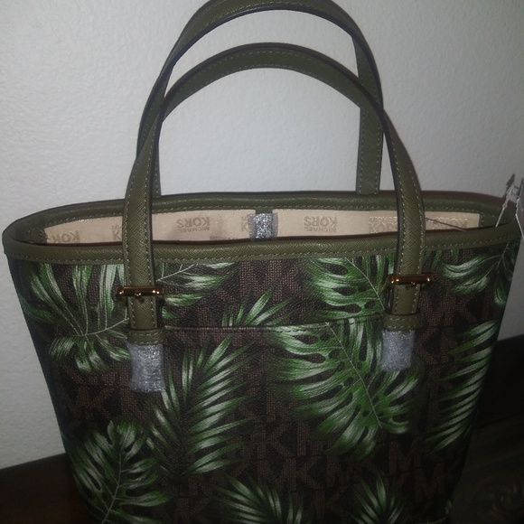 Michael Kors Jet set brown Olive 🌴 Palm xs tote - Picture 2 of 6